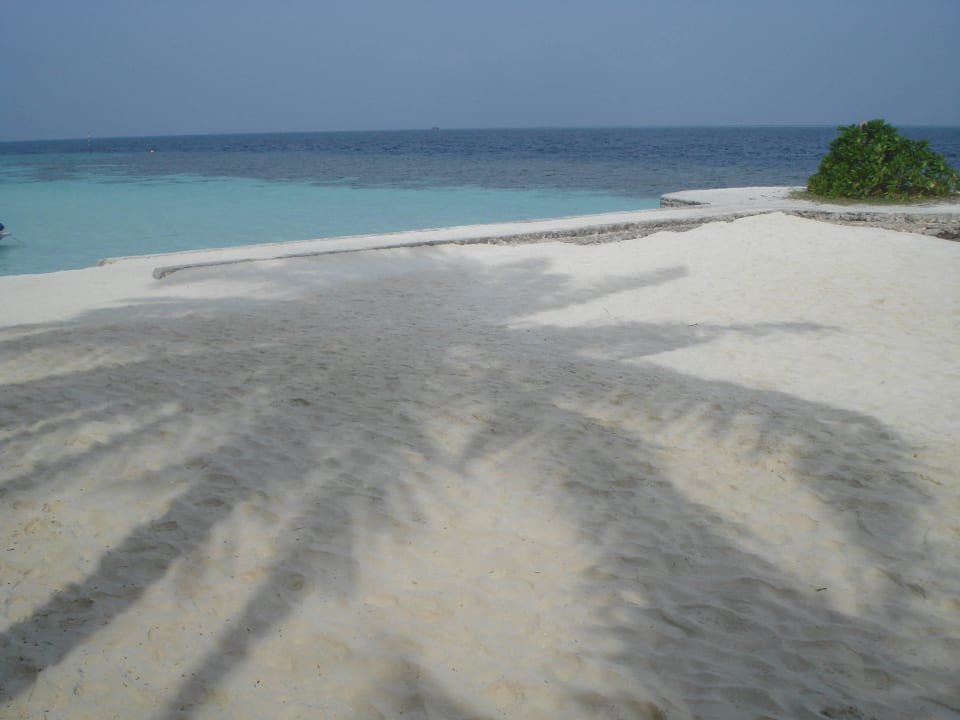 Der Strand im Westen Lily Beach Resort & Spa