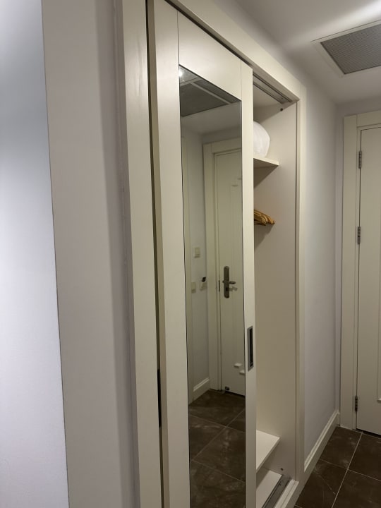 Zimmer Well Palace Side