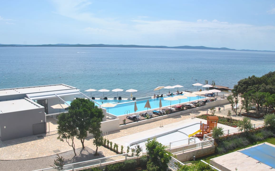 Pool Sunnyside Apartments Petrcane