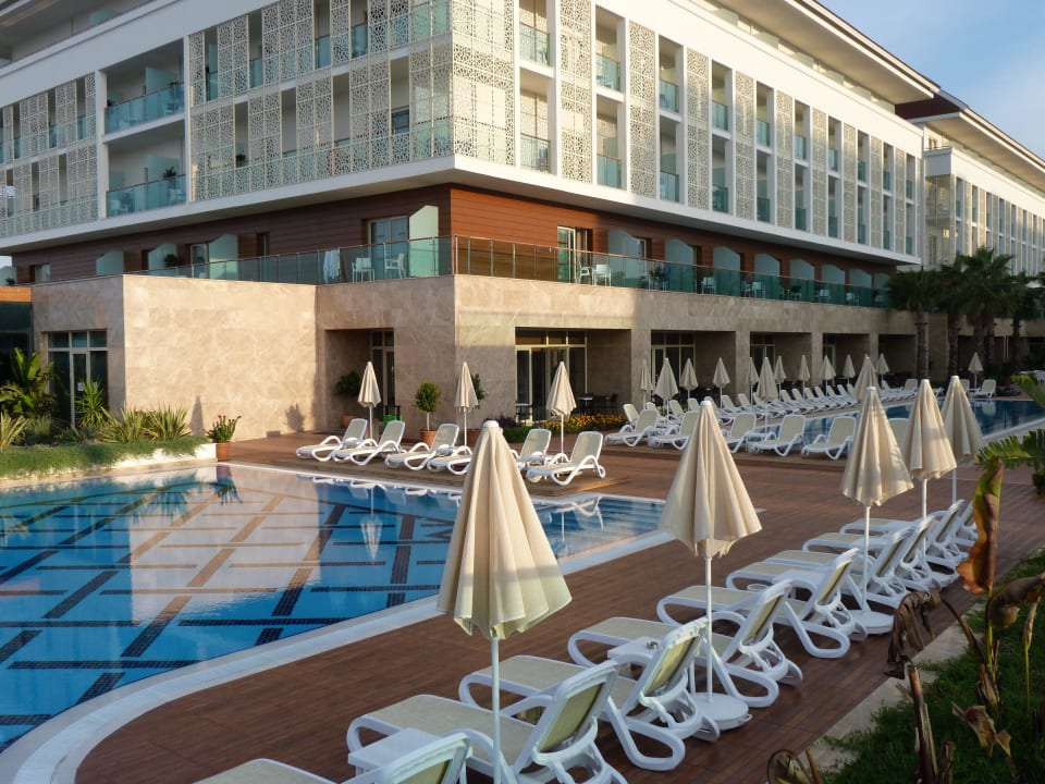 Blick auf Haus 4 (Meerblickzimmer) Sentido Trendy Verbena Beach