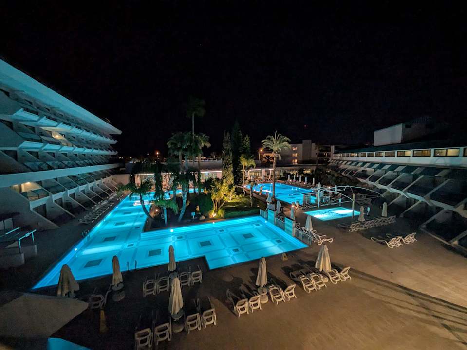 Pool Side Star Elegance