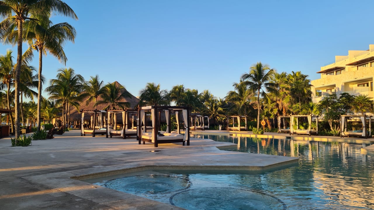 Pool Akumal Bay Beach & Wellness Resort