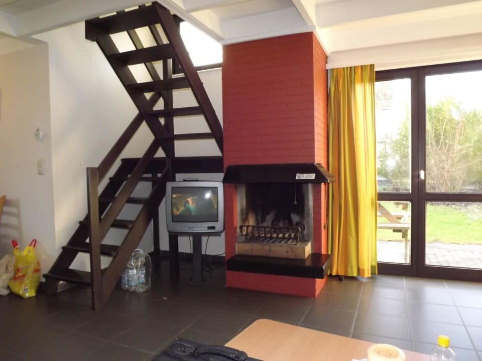 Gefährliche Treppe für Kleinkinder Center Parcs Park De Haan