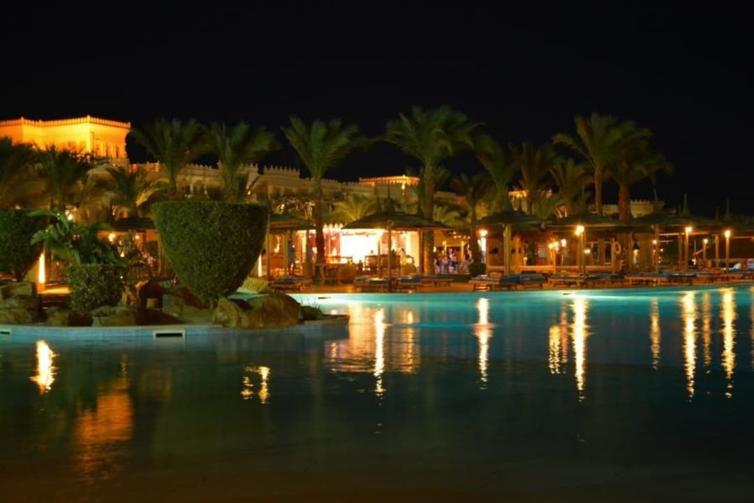 Auch nachts imposant Pickalbatros Palace Resort