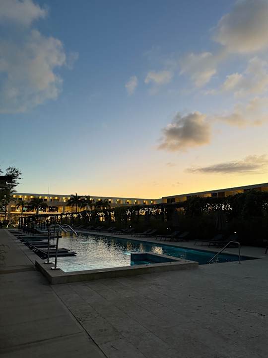 Pool Live Aqua Punta Cana - All Inclusive - Adults Only