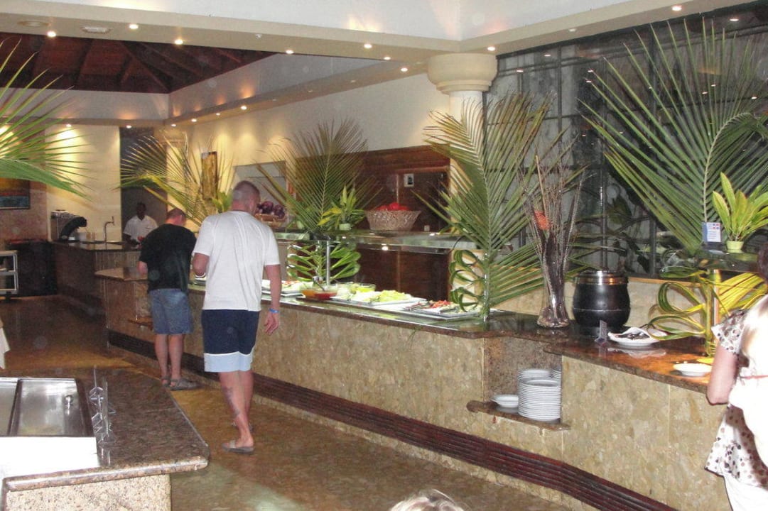 Abendbuffet - Domenikanischer Abend Grand Sirenis Punta Cana Resort & Aquagames