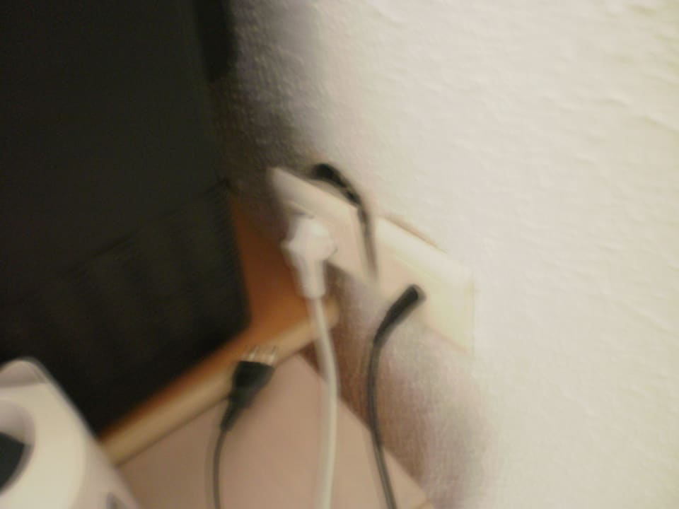 Herausfallende Steckdose Hotel El Mouradi Djerba Menzel