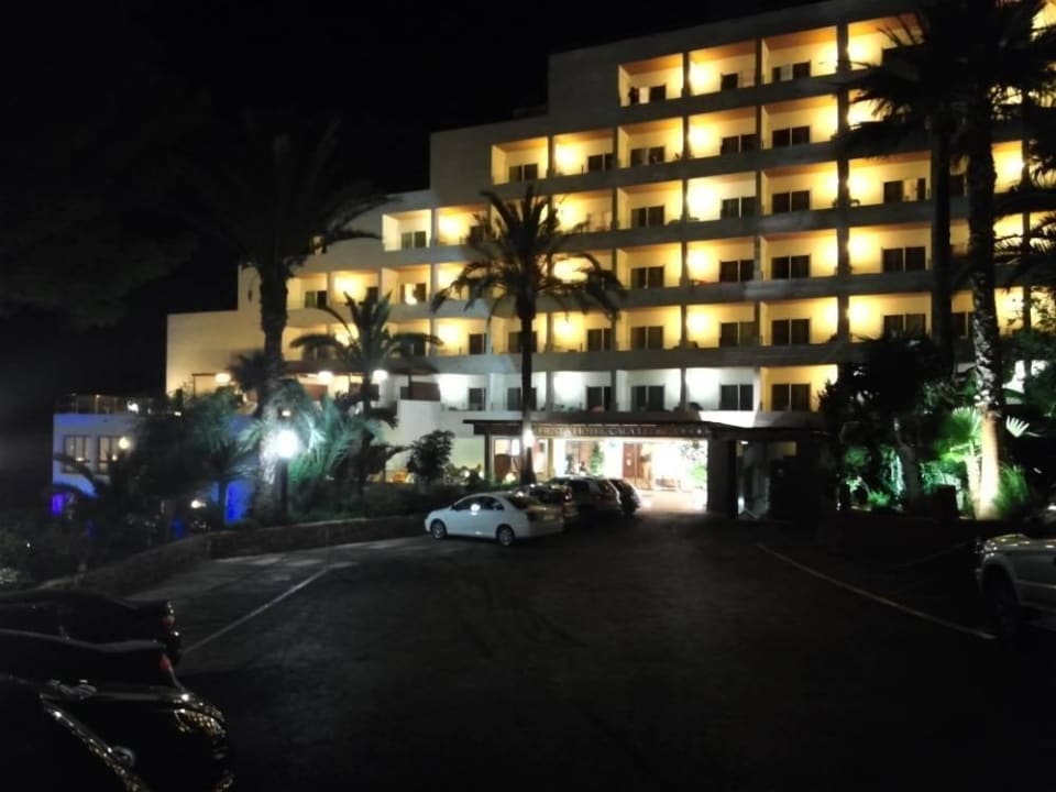 Hotel bei Nacht Palladium Hotel Cala LLonga - Adults only