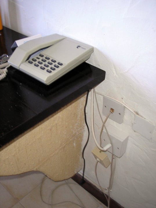 Verkabelung im Schlafzimmer Comino Hotel & Bungalows