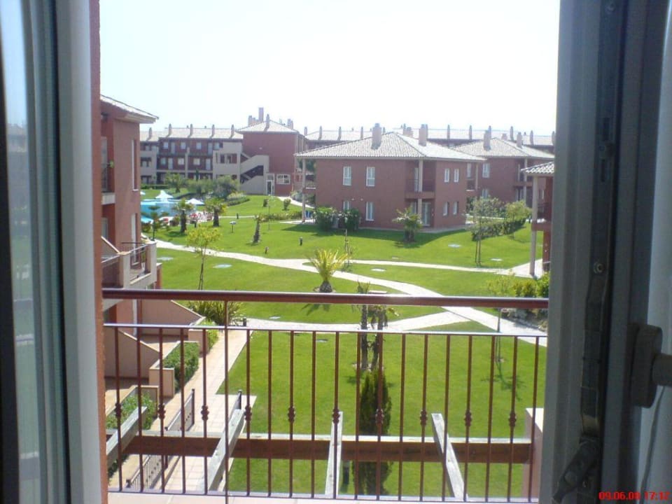 Ausblick aus dem Küchenfenster zum Innenbereich Ilunion Sancti Petri