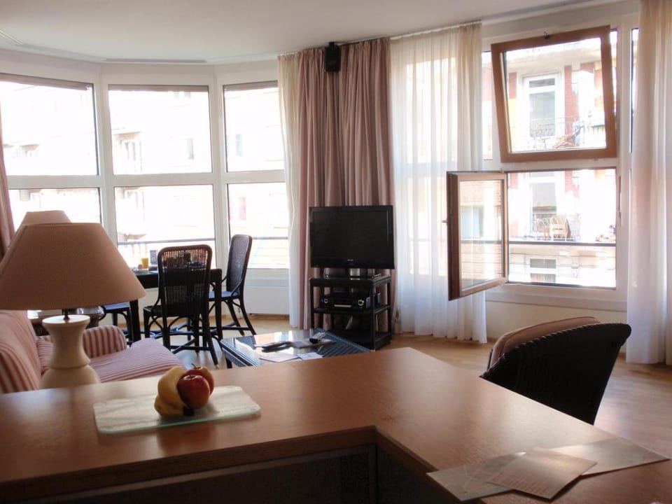 Von der Küche ins Zimmer Clipper Boardinghouse Hamburg-Michel