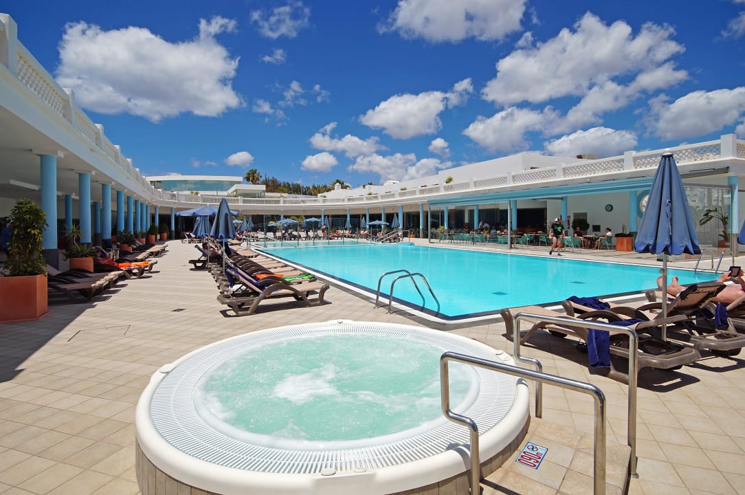 Pool-Blick Hotel Las Costas