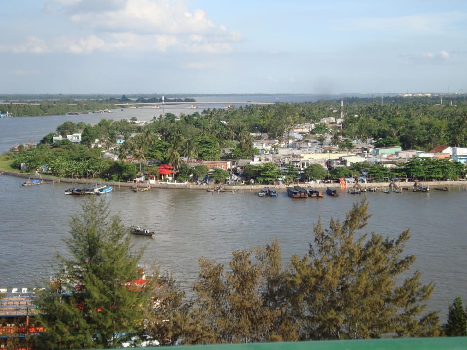 Aussicht von der Dachterrasse des Hotels auf den Mekong TTC Hotel - Premium Can Tho