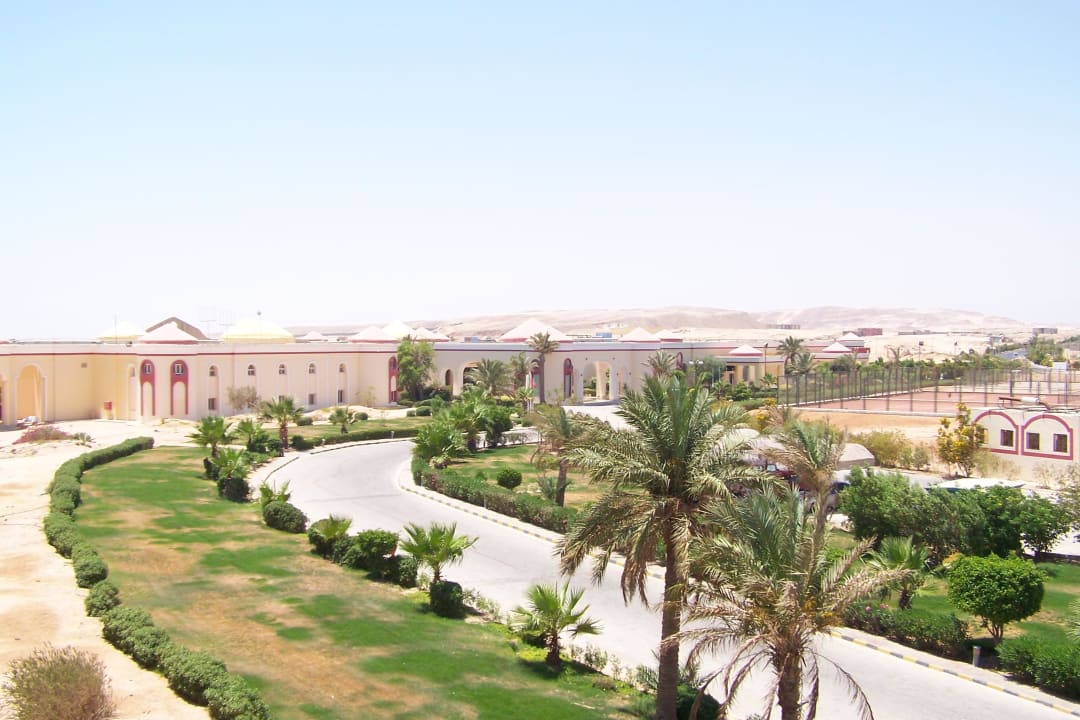 Weg zwischen Hotel und Bungalow Siva Golden Bay Makadi