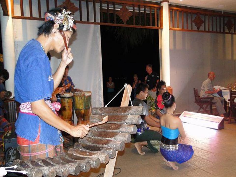 Musiker am Holz Paradise Beach Resort, Samui