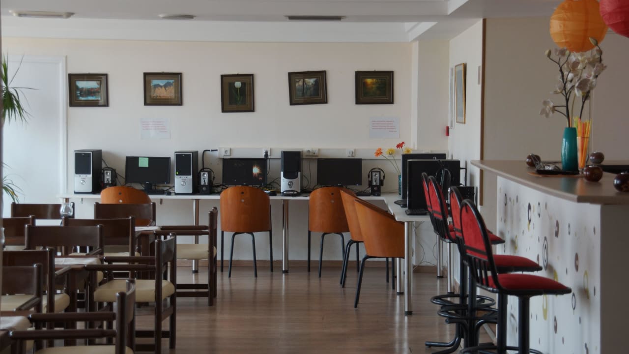 Surfraum  Hotel Triton