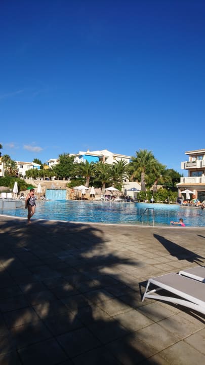 Pool blau punta reina