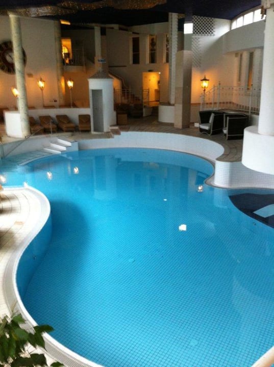 Großer Innenpool Posthotel Achenkirch