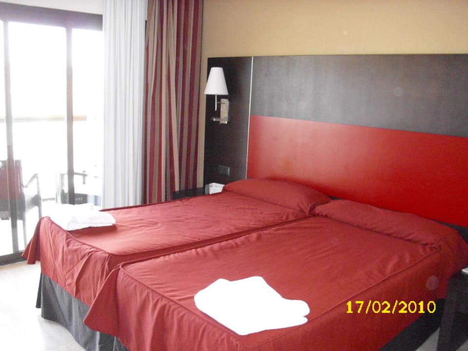 Blick vom Eingang auf das Zimmer 406 AluaSoul Palma