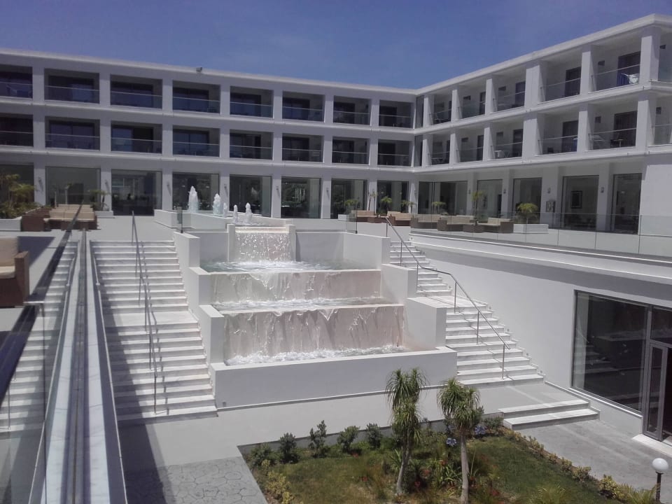 Grandiose Asterias Beach Resort