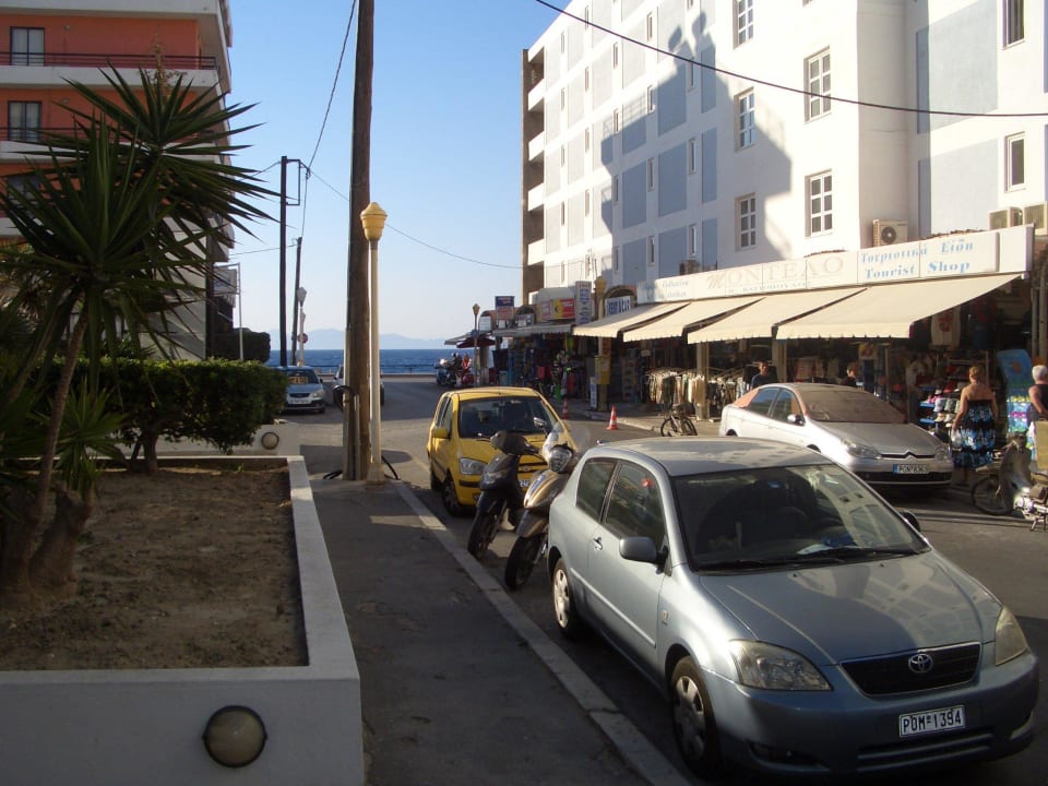 Seiteneingang Richtung Meer gesehen Mercure Rhodes Alexia Hotel & Spa