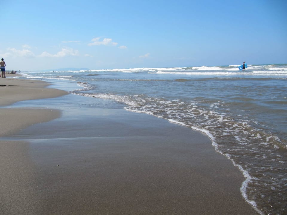 Flach abfallender Sandstrand Paradù Tuscany EcoResort