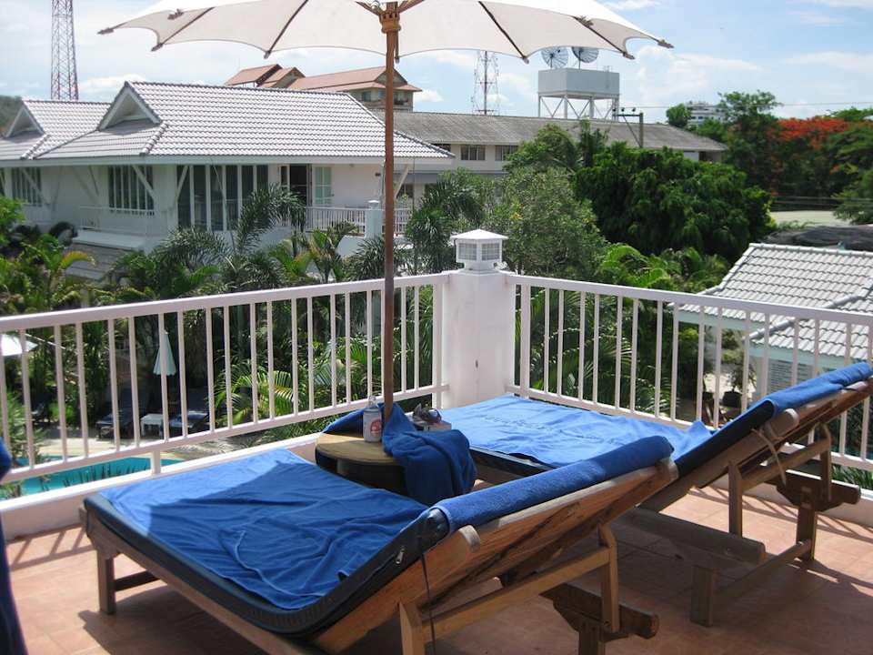 Eigene Terrasse zum entspannen Laksasubha Hua Hin