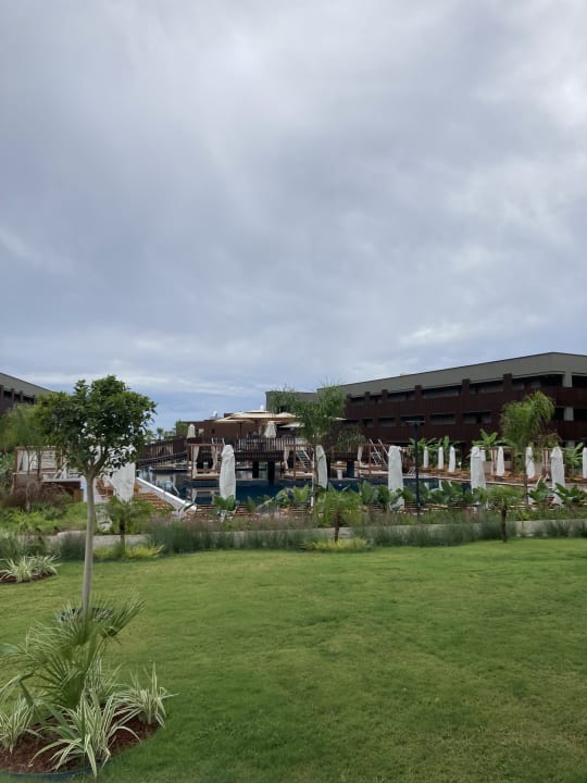 Gartenanlage Jacaranda Luxury Resort