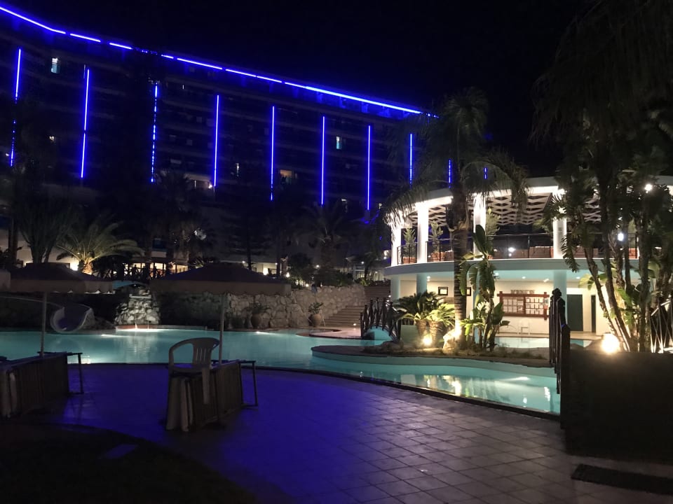 Außenansicht Hotel Calypso Beach