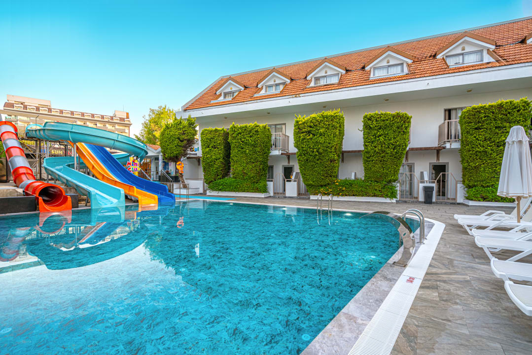 Pool Side Story Resort & Spa