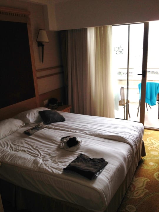 Unser Standardzimmer im 8.Stock Fame Residence Lara & Spa