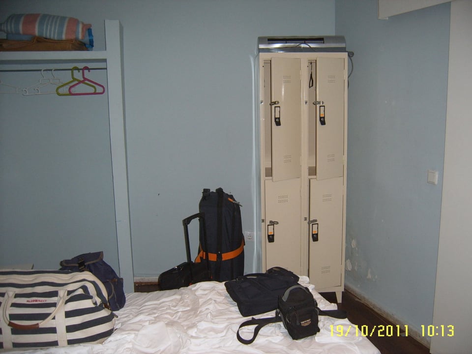 Zimmer mit "Luxusschrank" Hotel Carpe Diem Córdoba