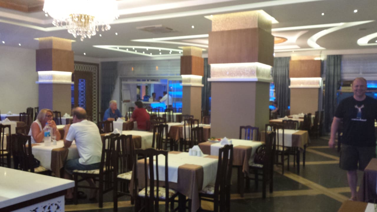 Sitzmöglichkeiten zum Essen Hatipoglu Beach Hotel