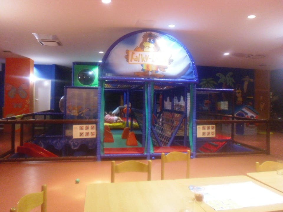 Falky-Land Falkensteiner Club Funimation Borik