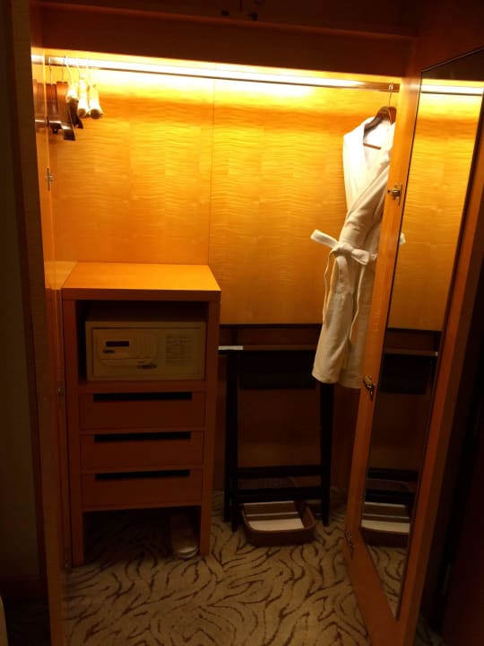 Wandschrank Hotel Windsor Taichung