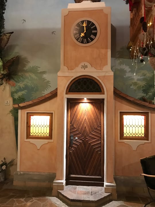 Unterirdischer Gang zwischen den Häusern Hotel Tirolerhof