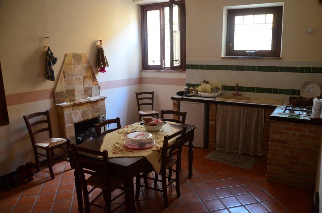 Wohnküche Guesthouse La Casa Sù Le Dimore Del Borgo
