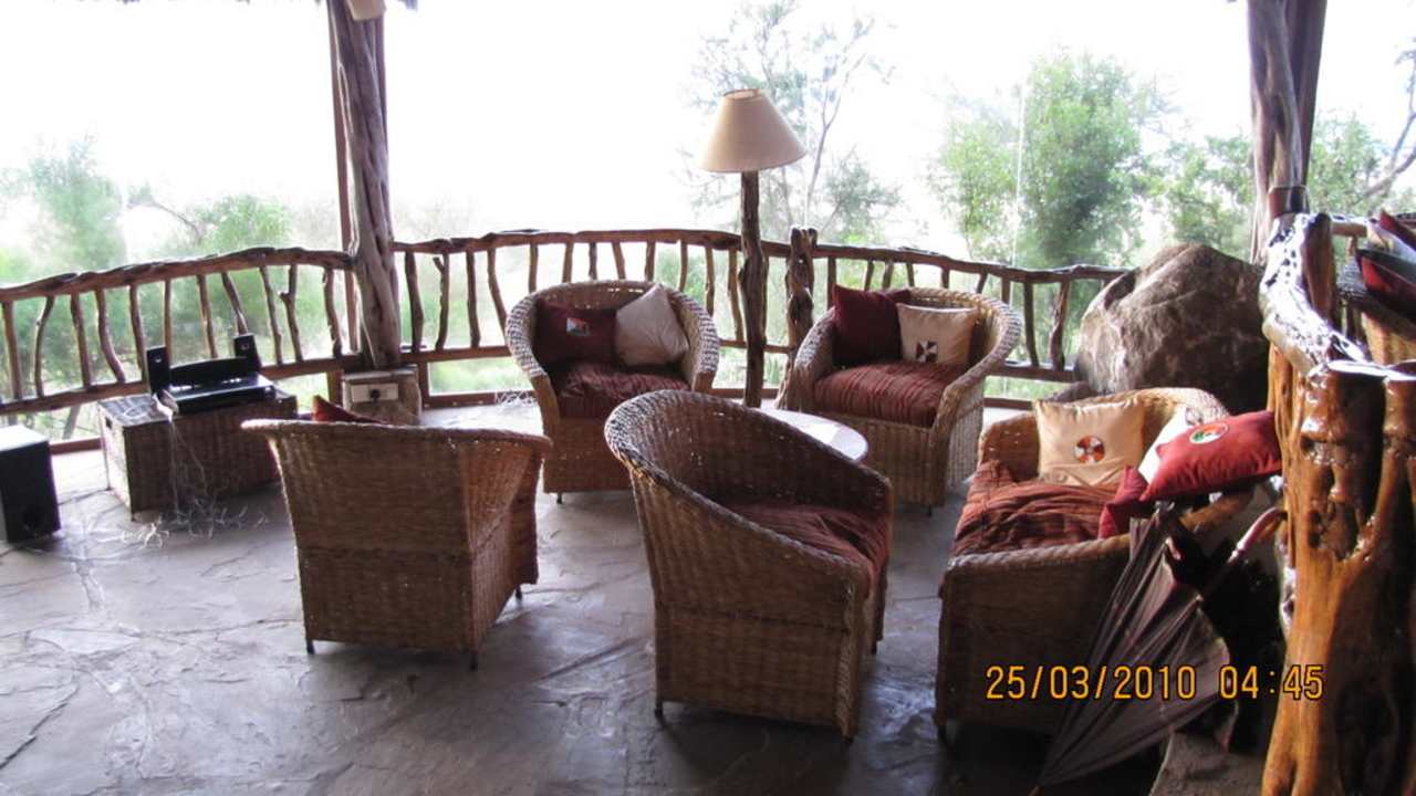 Lions Bluff Lions Bluff Safari Camp