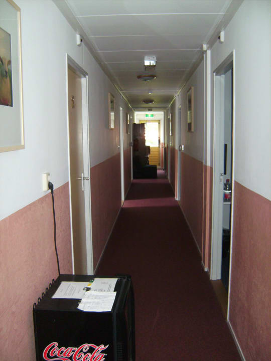 Gang im 1. Obergeschoß, vorn "zentrale Minibar" Hotel De Oude Smidse