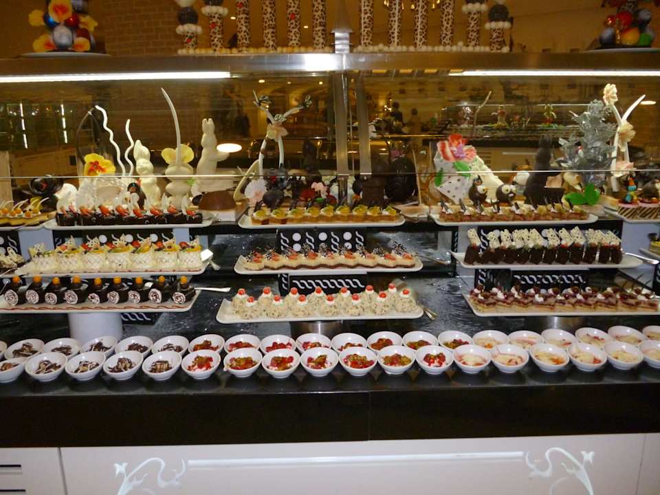 Das Buffet am Abend Hotel Delphin Imperial