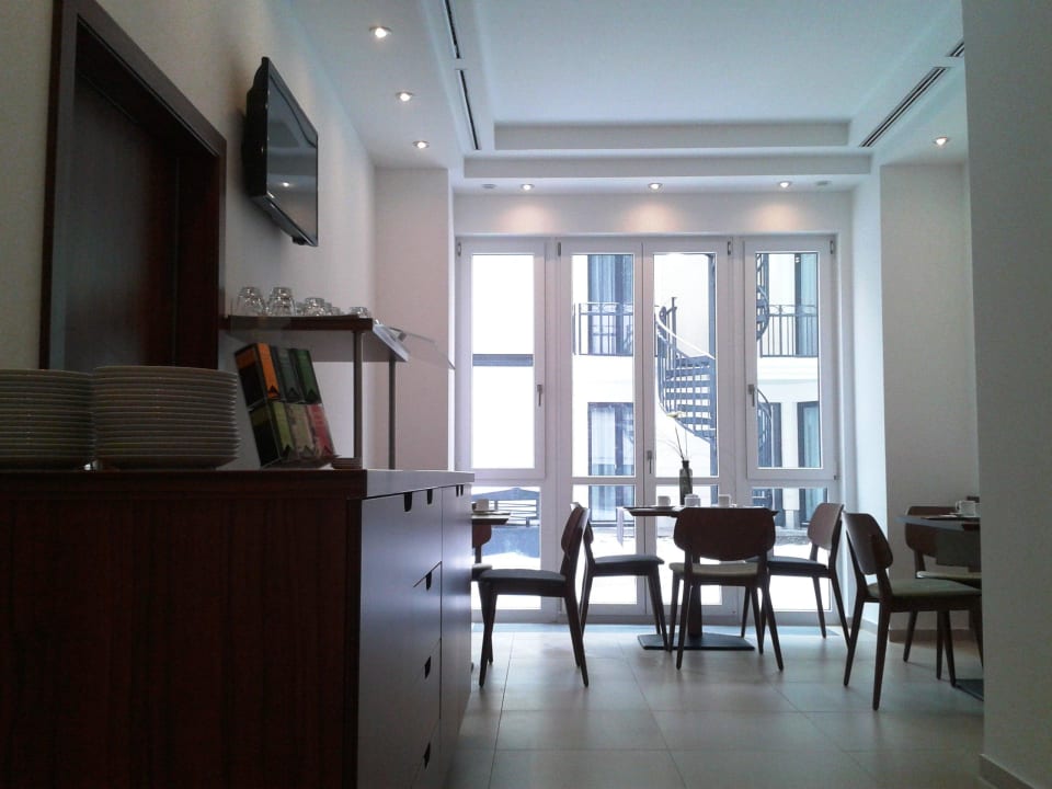 Frühstücksraum - Rechte Seite Augusten Hotel München