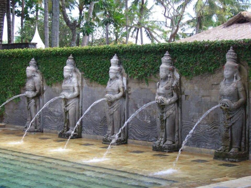 am Pool InterContinental Bali Resort
