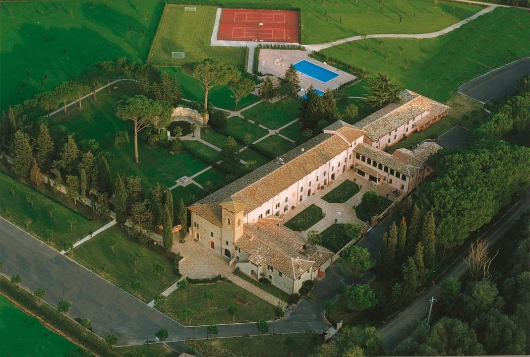 50.000 mq di parco privato  Hotel Relais San Clemente