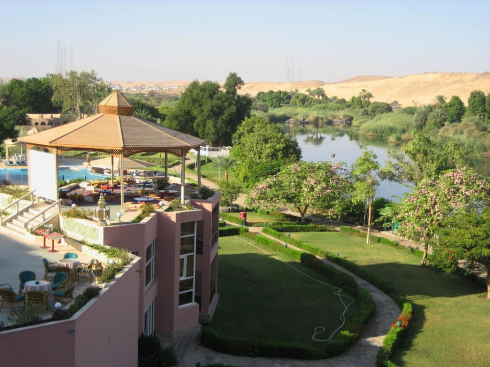 Aussenterrasse Pyramisa Island Hotel Aswan