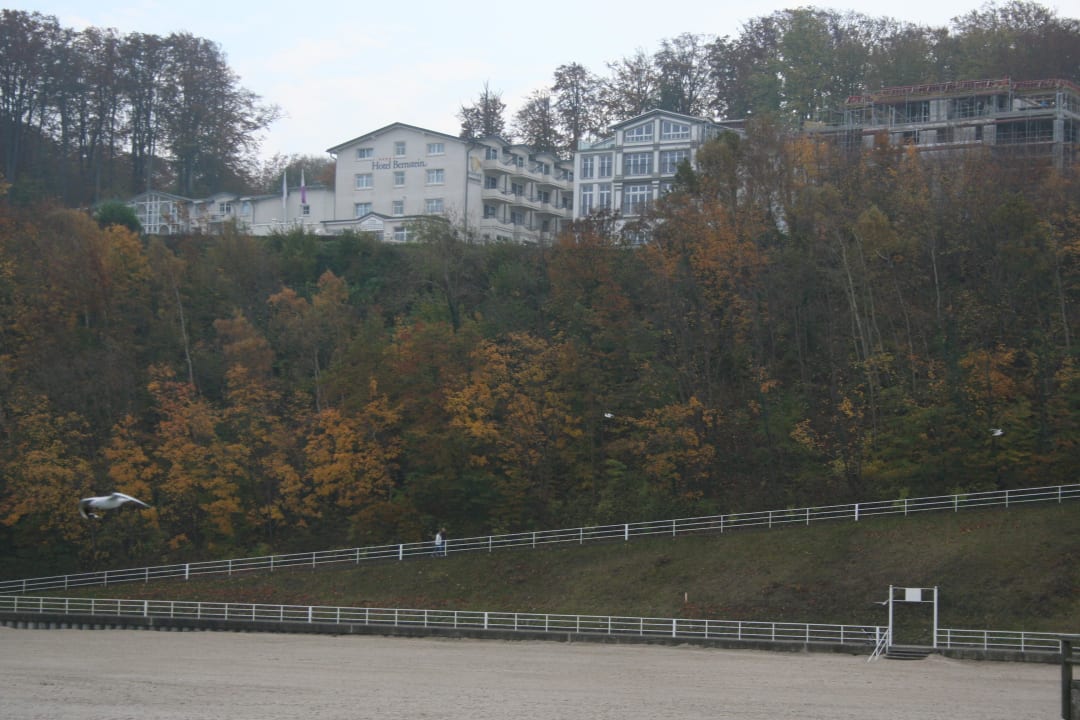 Hotel Bernstein von der Seebrücke aus gesehen Hotel Bernstein Rügen
