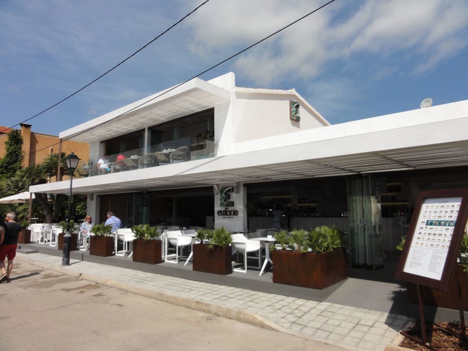 In, Tapasbar an der Promenade Hotel Na Forana