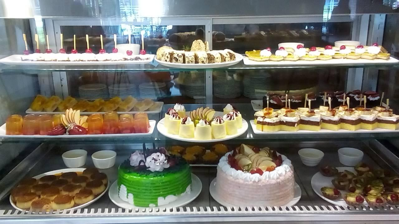 Торты, пирожные  Limak Limra Hotel & Resort