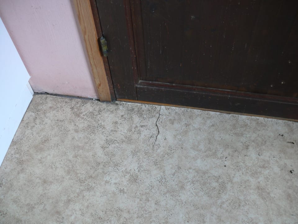 Abgenutzter Fußboden. Camping- und Ferienpark Markgrafenheide