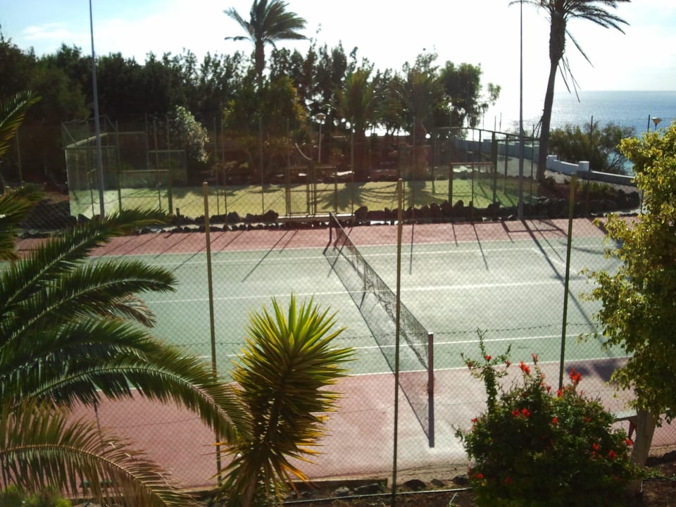 Tennis- und Volleyballfeld SBH Club Paraiso Playa
