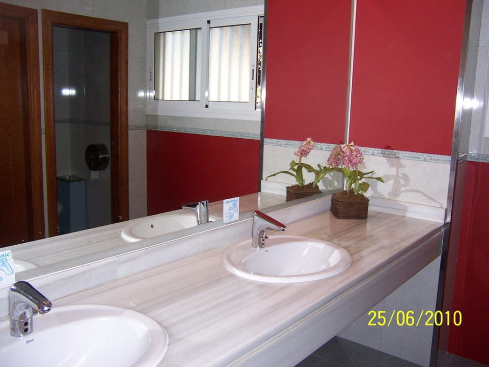 WC im Eingangsbereich Aparthotel Ivory Playa